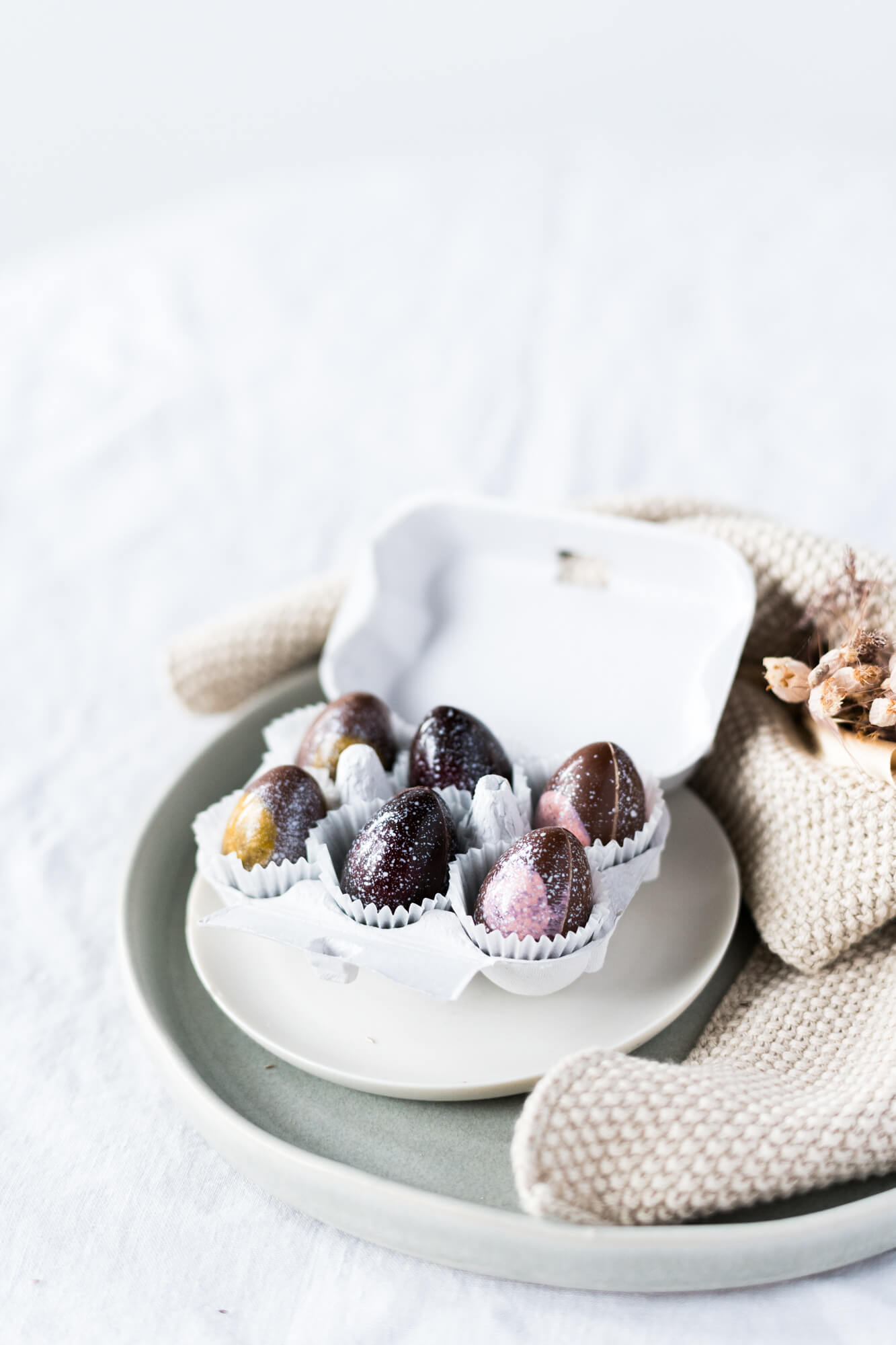 Nussige Ostereier, handgegossen 6er Set im Eierkarton – Bild 2